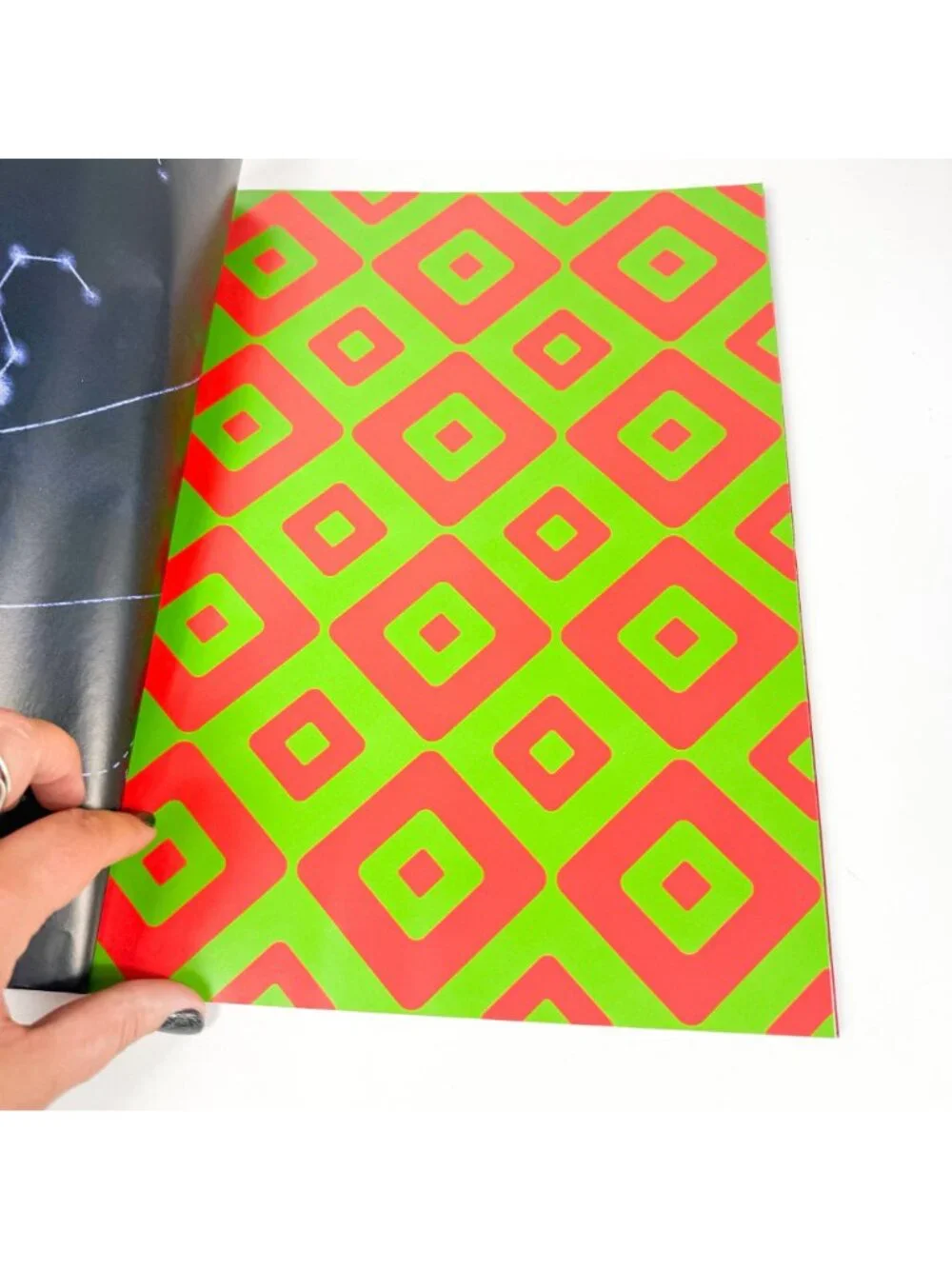 2022 Holiday Wrapping Paper Book Greetings From Gucci 10 Pages Geometric Pattern